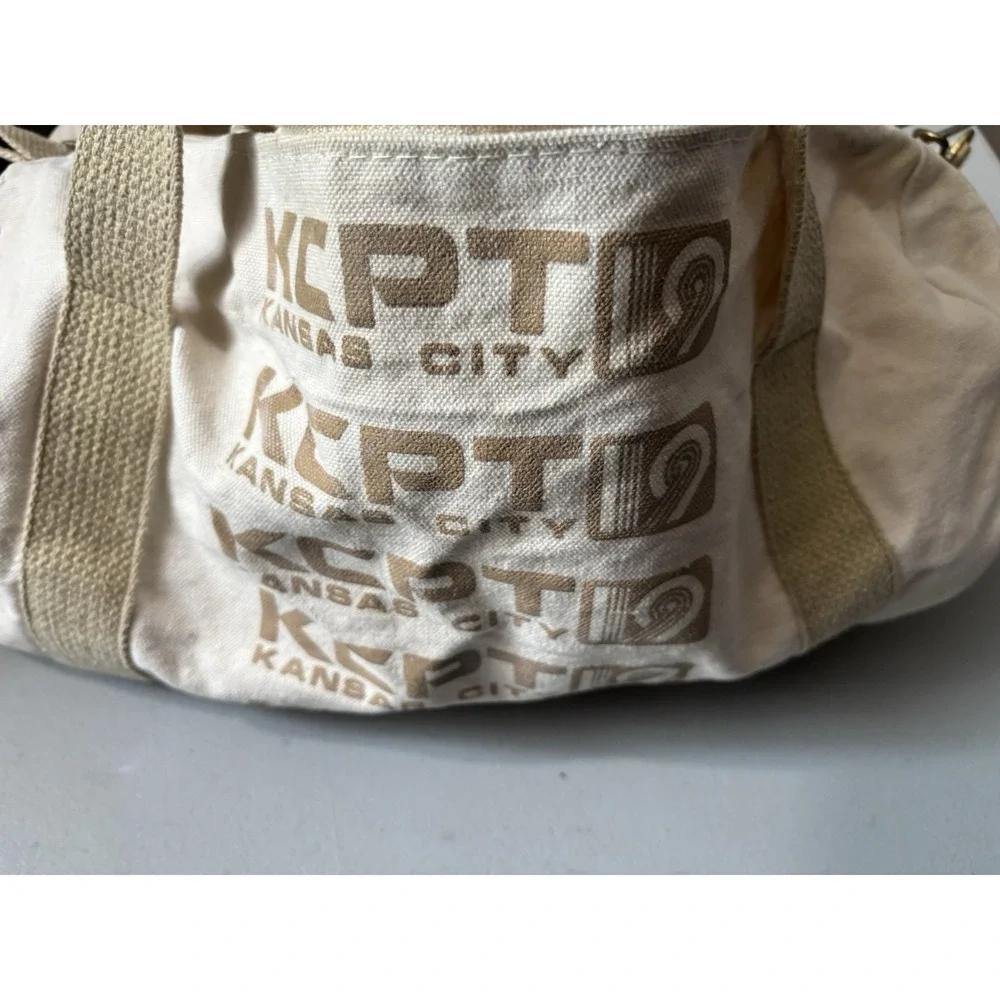 KCPT19 Vtg Duffel bag Tan